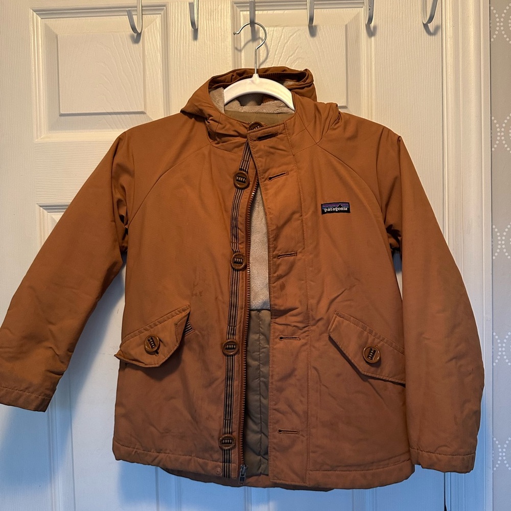 Youth Patagonia Tan coat with Logo Patch